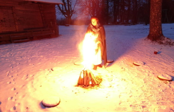 Dzintara putekļi uguns rituālā